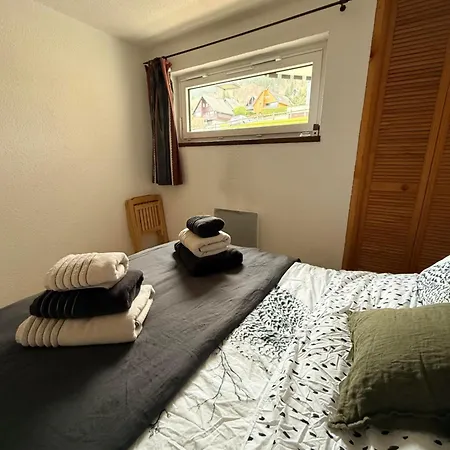 Appartement Aux Pieds ! Vue Et Montagne - 4 Personnes *